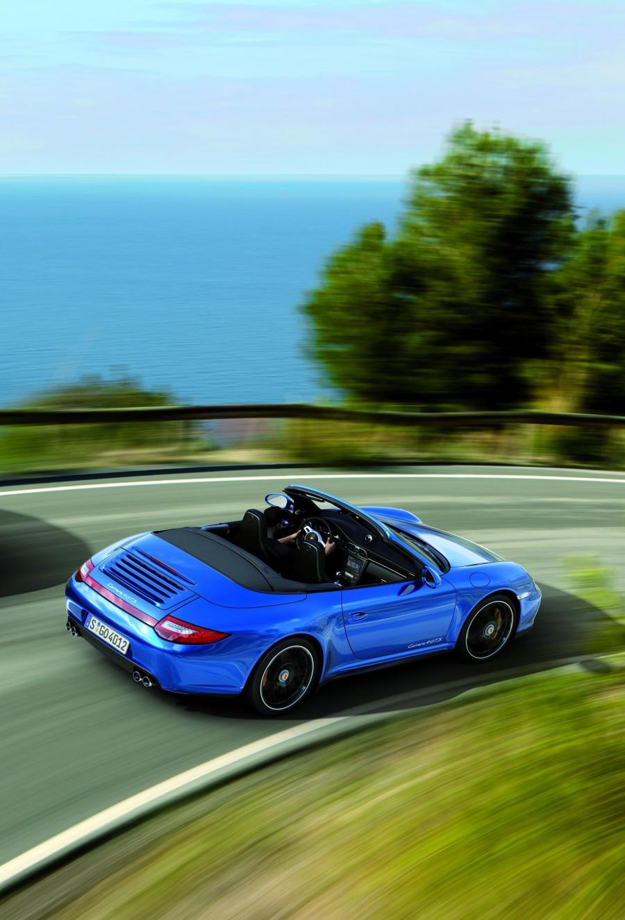  Porsche 911 Carrera 4 GTS Cabriolet 2011 года  (фото 8 из 10)